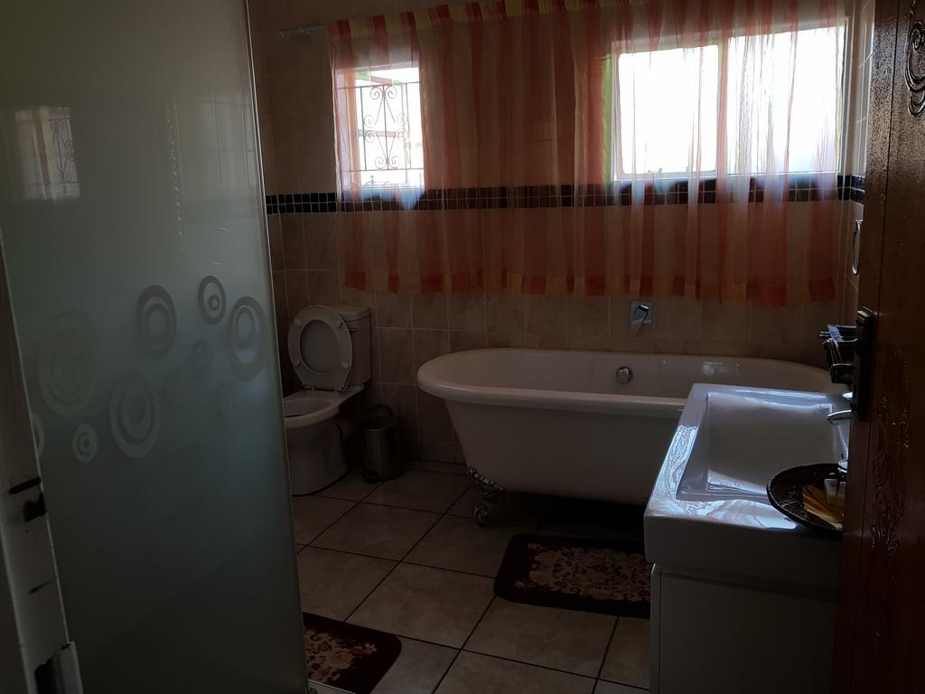 Batho Pele Lodge Gaborone Exterior foto